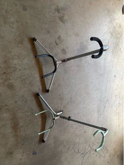 2 Guitar stands