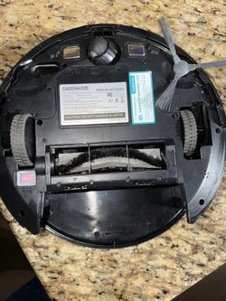 LIKE NEW! Works like a Roomba, “Robo Vac “ w/ Extra Replacement Parts