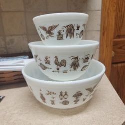 Vintage Pyrex Bowl Set 
