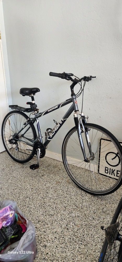 schwinn galaxy bicycle Men's Trailway 700c/28" Hybrid Bike Enjoy the freedom of riding a Schwinn! Schwinn Women's 700c 21-Speed GTX