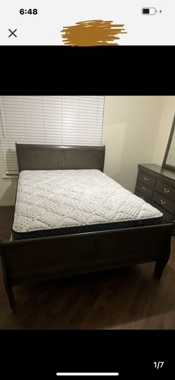 QUEEN SIZE BED WITH DRESSER/NIGHT STAND AND LARGE DRESSEE