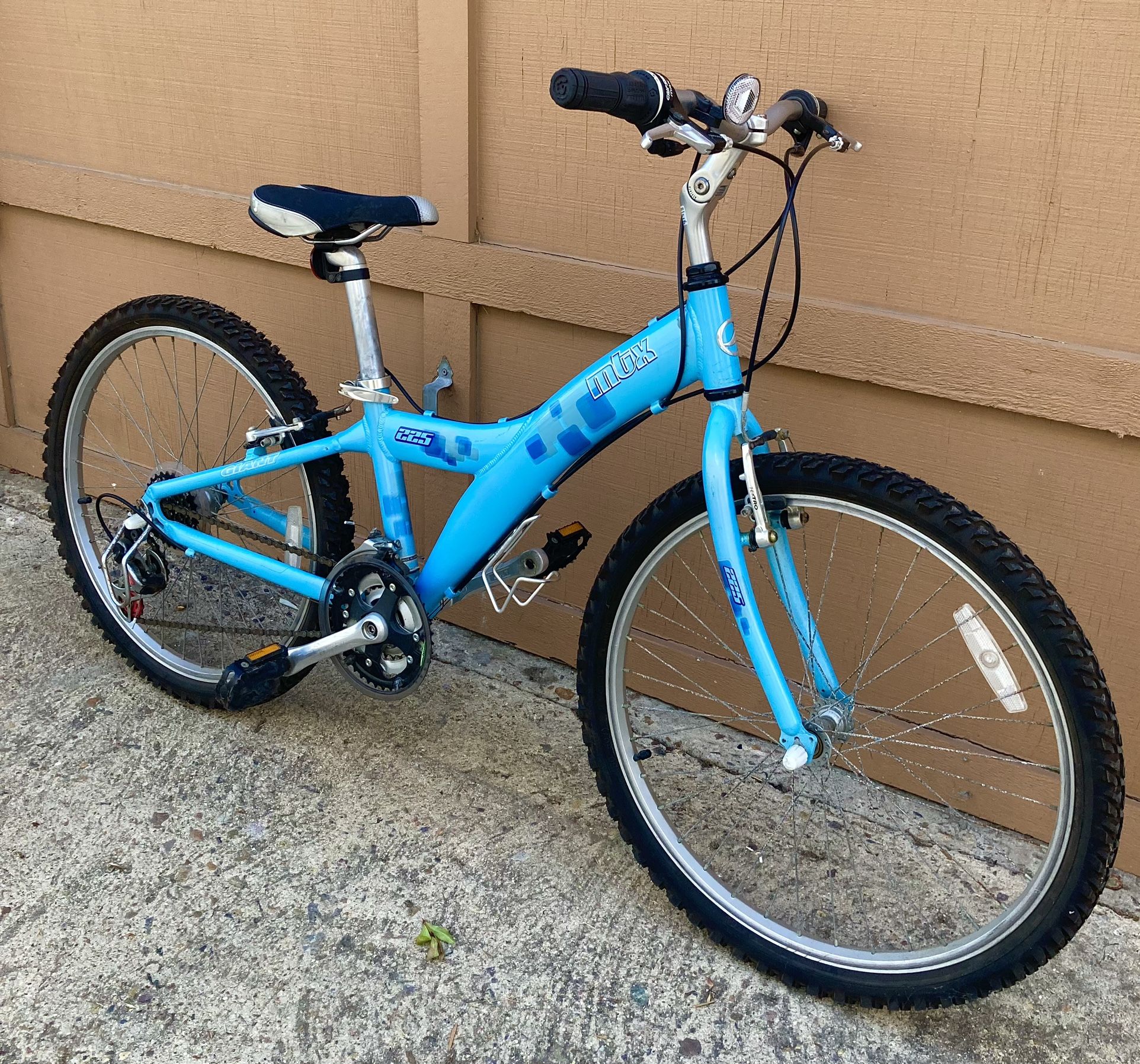 Giant mtx 225 bike hot sale