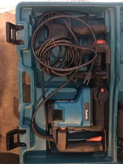 Makita jackhammer HR4040C new