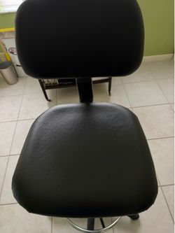 Drafting adjustable chair