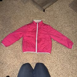 Members Mark Girls Reversible Jacket size 6/6x. Light pink is clumpy material but still soft. Light stains 