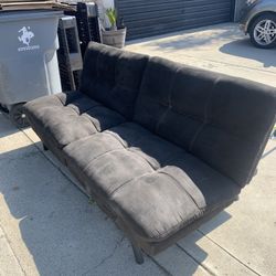 Black Futon