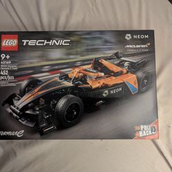 Lego Technic Neom McLaren F1