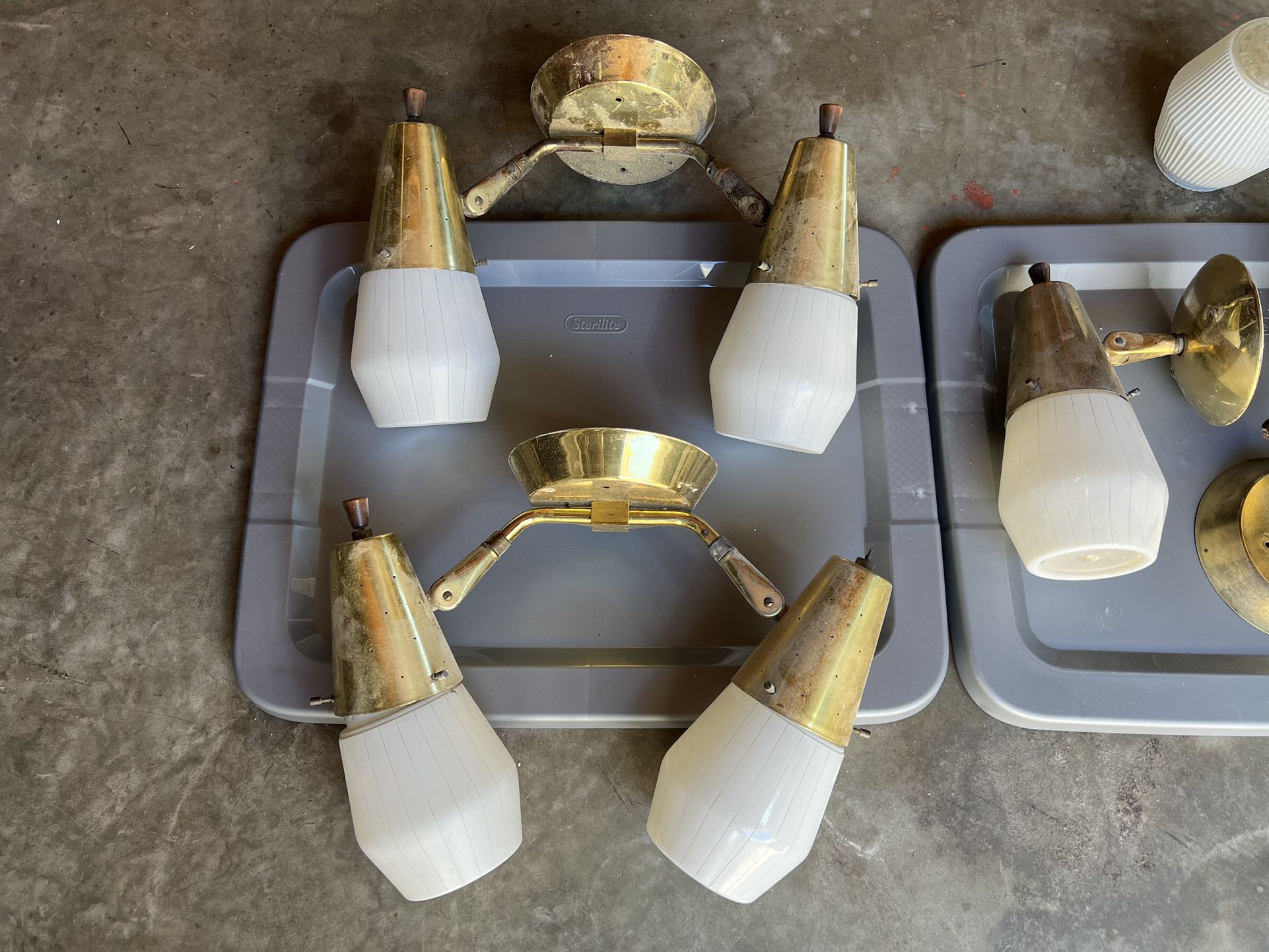 Only 200.00 Real Mid-Century Modern Italian Brass and Glass Wall Sconces, 1960s, Set of 2 doubles and 3 singles Light Fixture