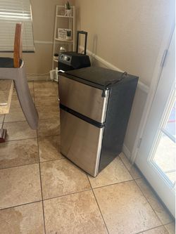 Mini fridge