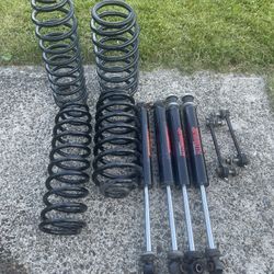 Jeep Wrangler JKU Teraflex Leveling Kit and Mammoth Shocks