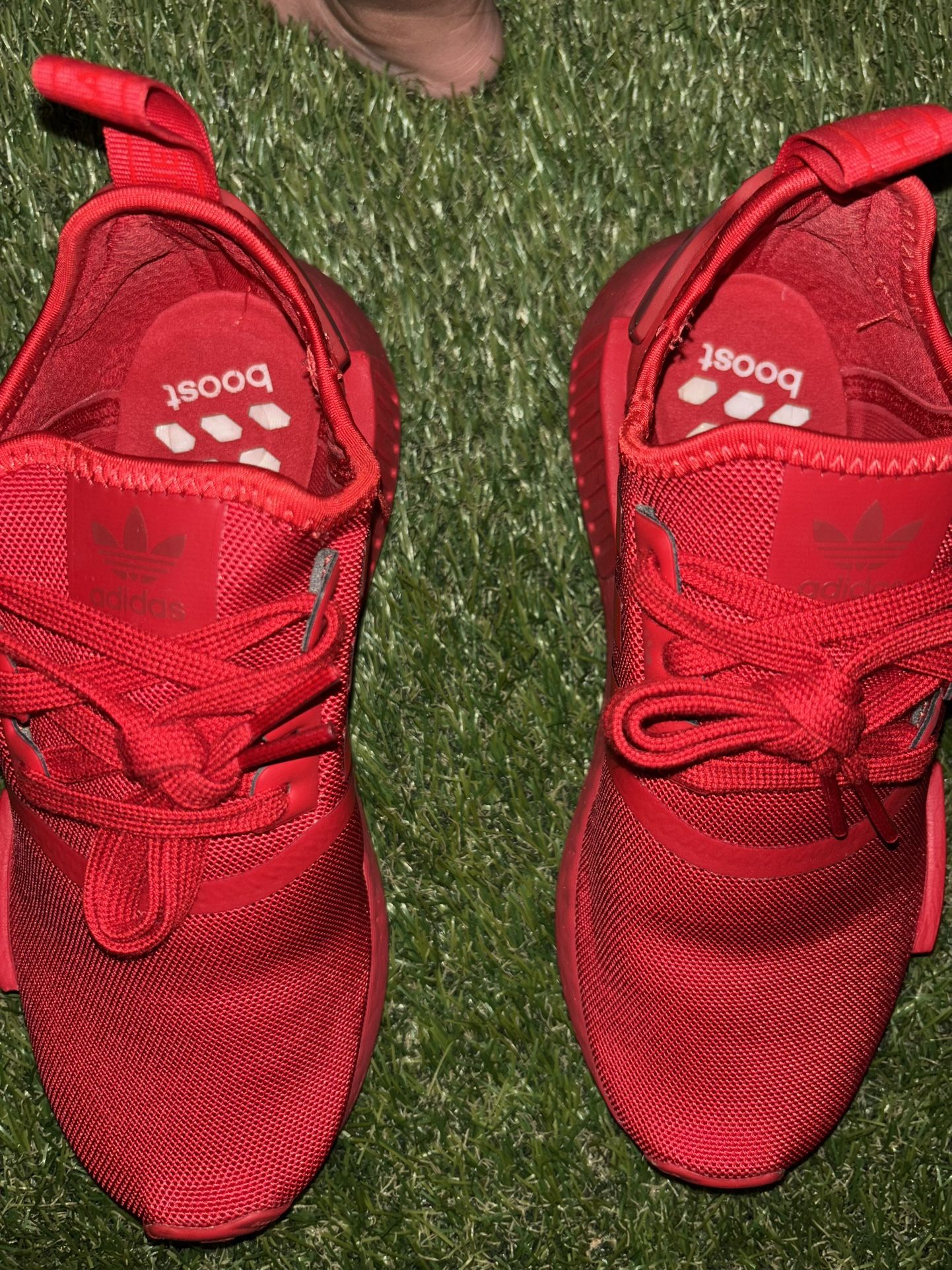 ADIDAS NMD R1 VIVID RED 4.5Y