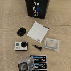 GoPro HERO3: Silver Edition Camera in Case with Accessories 128gb SD Card