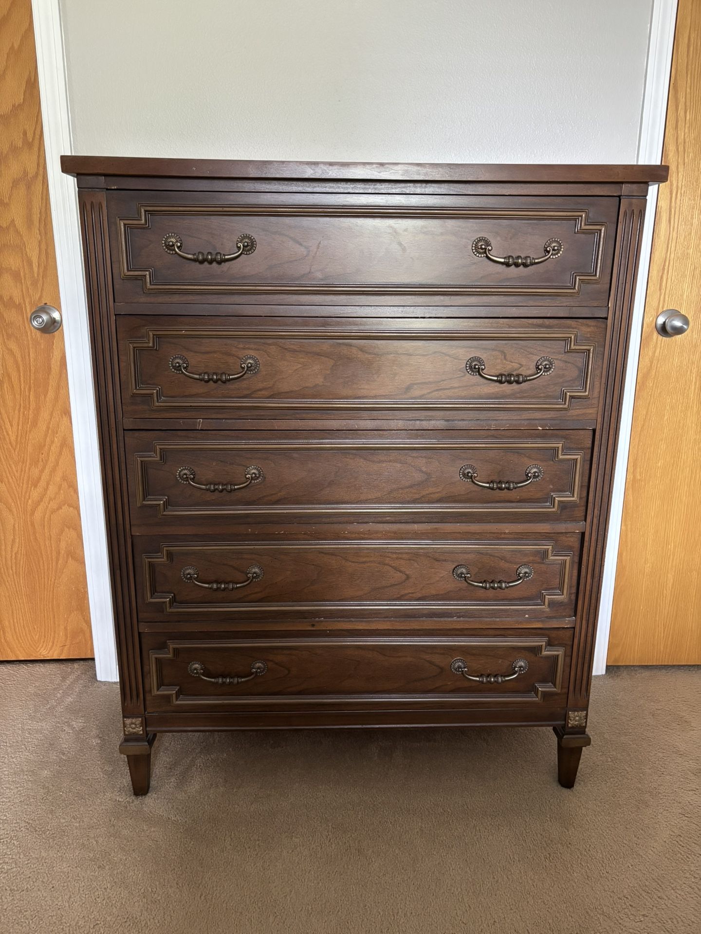 4 Piece Matching Dresser Set With Mirror