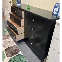 8 Drawer Dresser 