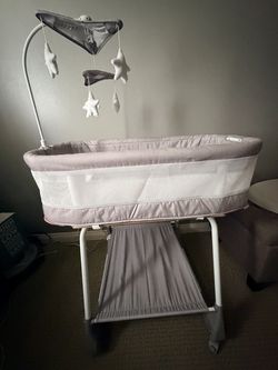 Simmons bassinet - Great condition!