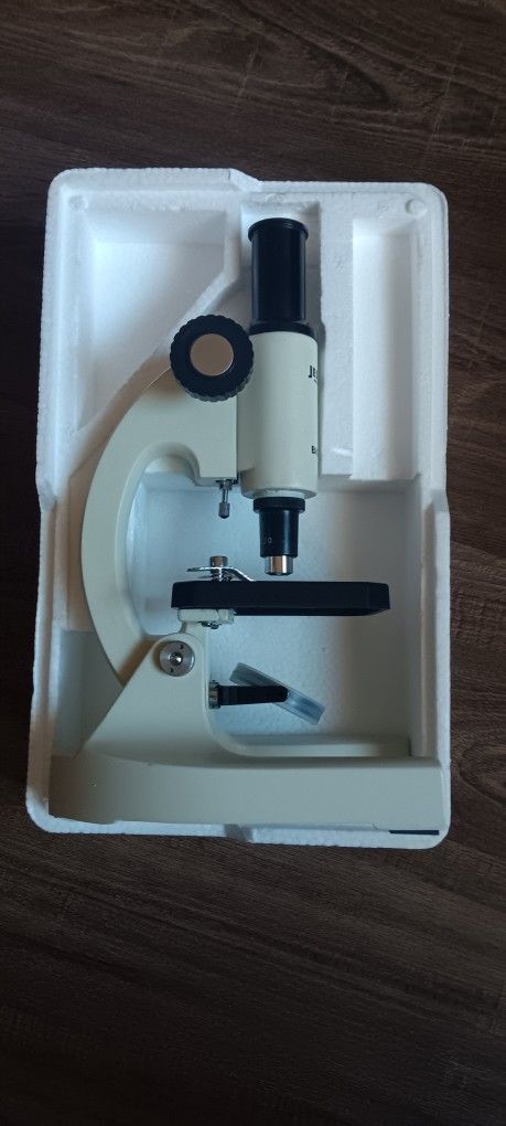 Microscope