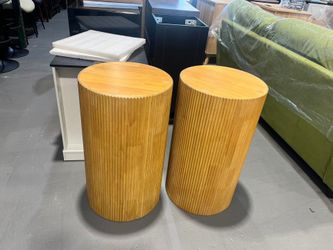 16 inch Round Solid Wood End Table H: 27”x W:16”