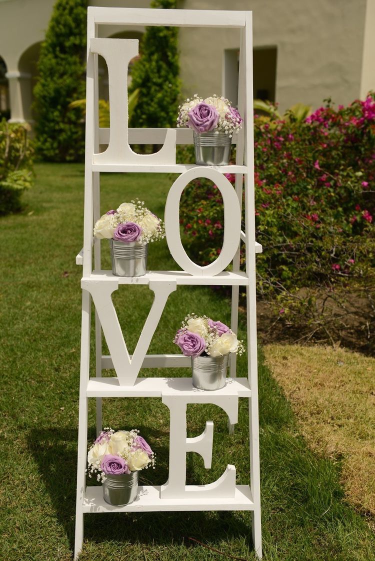 LOVE Ladder Shelf