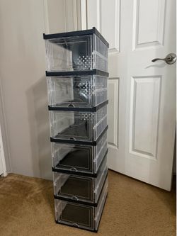 Foldable shoe storage