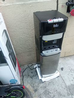 Frigidaire dispensary hot and Cold