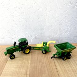 1985 Ertl John Deere Tractor  - 1:64 Scale W/ Gravity Trailer & Forage Harvester