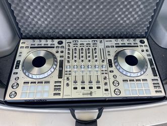 【美品】Pioneer パイオニア　DDJ-SZ 14年製 中古品のPioneer、PCDJコントローラー、DDJ-SZのご紹介です。