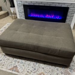 Like new**Large Brown Ottoman 55x33x18”