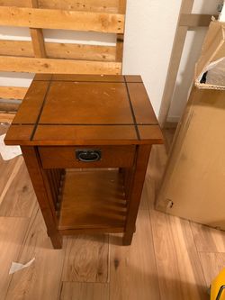 Night stand with drawer and shelf