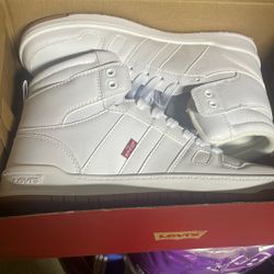 levi’s men’s tennis size 8.5
