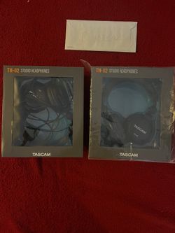 TASCAM TH-02 Studio Headphones