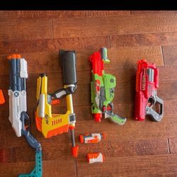 4 Nerf Guns & 2 Scopes