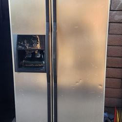 Refrigerator 