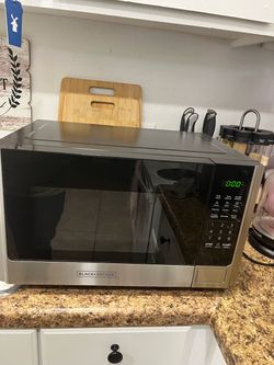 Black+Decker Countertop Microwave