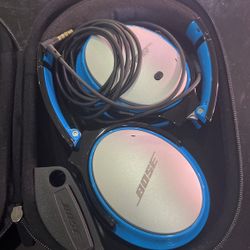 Bose Official NFL Carolina Panthers Noise Cancelling Headphones