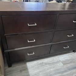 6 Drawer Dresser (Not Free)