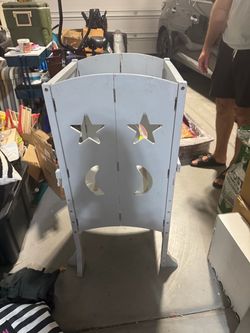 Toddler Stand