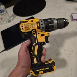 DeWALT 20V MAX XR Brushless Drill (DCD796)
