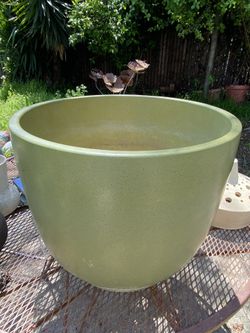 Large Mid Century Gainey Pot Planter 17” Avo Green W/ Saucer