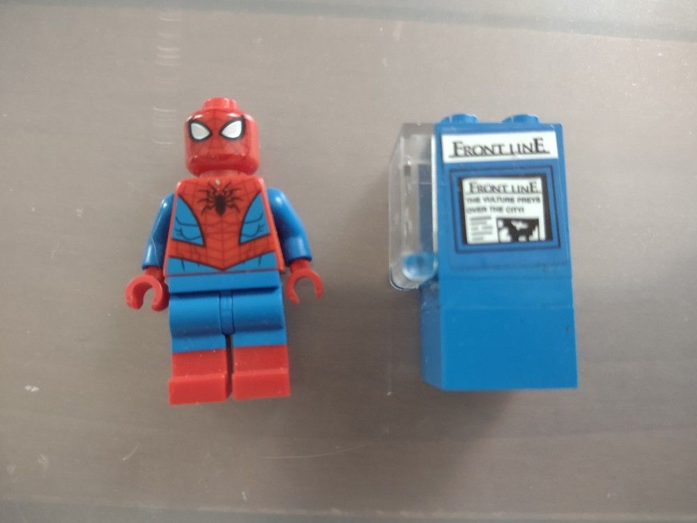 Lego Spiderman Minifigure With Newspaper 📰 Machine