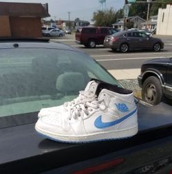 Jordan 1 legend blue