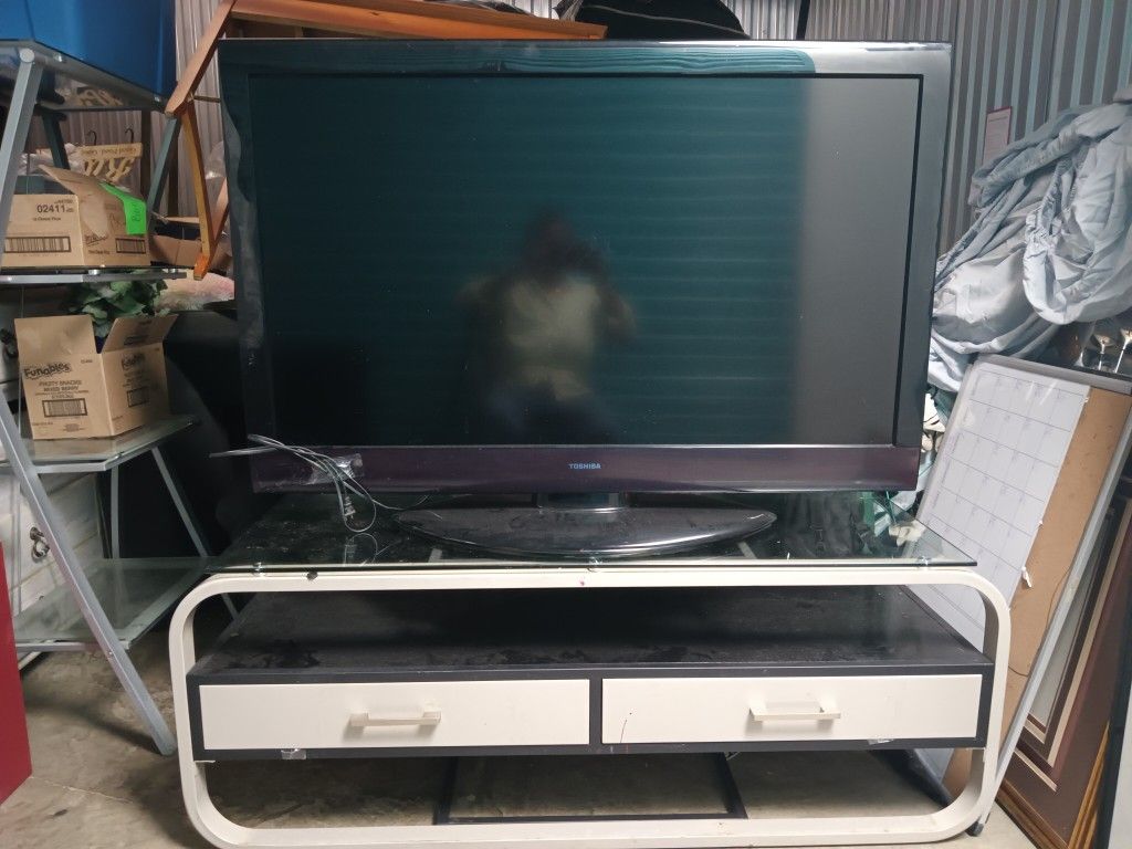Toshiba 55 Inch Smart Tv With Glass Stand