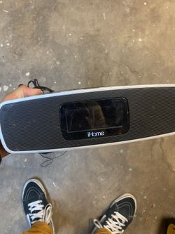 Ihome Radio With iPod Docking Station