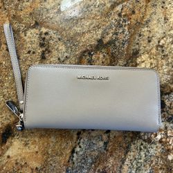 Michael Kors Large Continental Leather Long Zip Around Wallet Wristlet Gray 