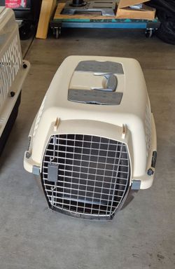 Medium Size Pet Carrier Crate