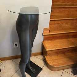 Mannequin Table