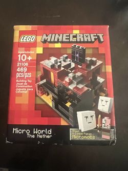 LEGO Minecraft Set 21106 Never Opened