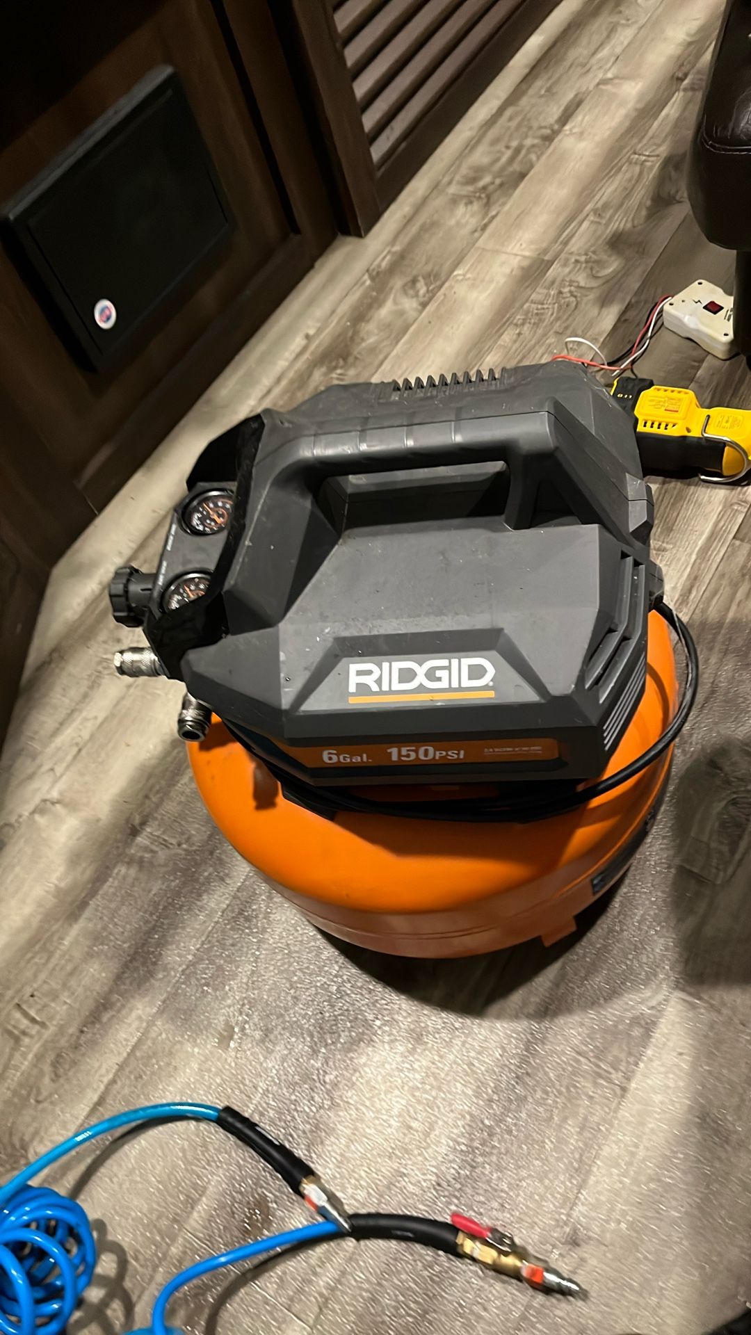 Rigid Pancake Compressor With Air Tools