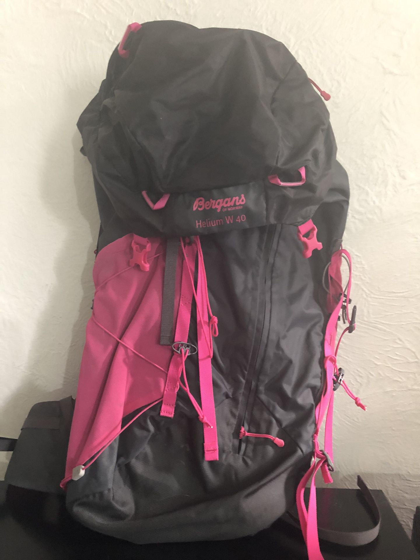 Bergans Helium W 40 hiking backpack