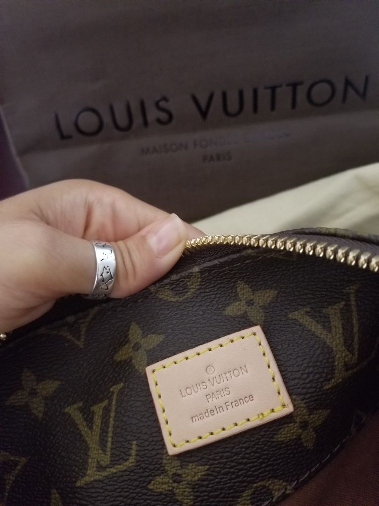 Lv Shoulder Bags in Tanzania for sale ▷ Prices on