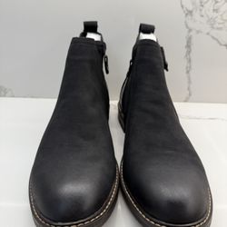 ✨Men’s Black Suede Boots – Size 11 (New In Box)